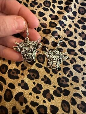 Silver Highland Cow Dangle Earrings